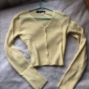 Women’s Top Never worn 🤍✅